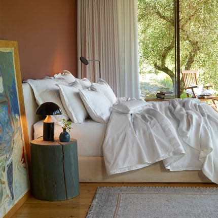 Bed linen Satin Stitch