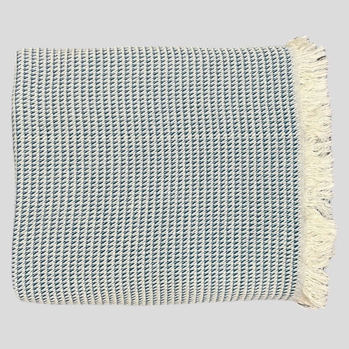 Towel with fringes
