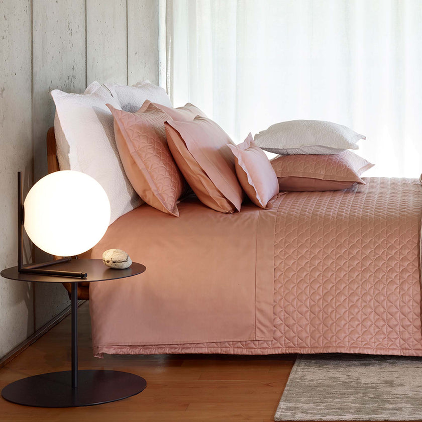 Suave_Quilt_cool_grey_bedspread